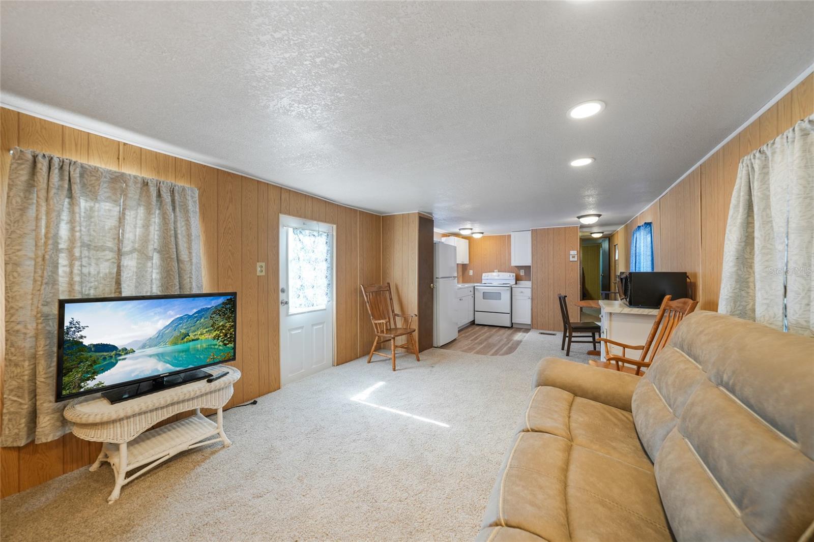 Image 5 of 31 For 11187 Crenshaw Avenue