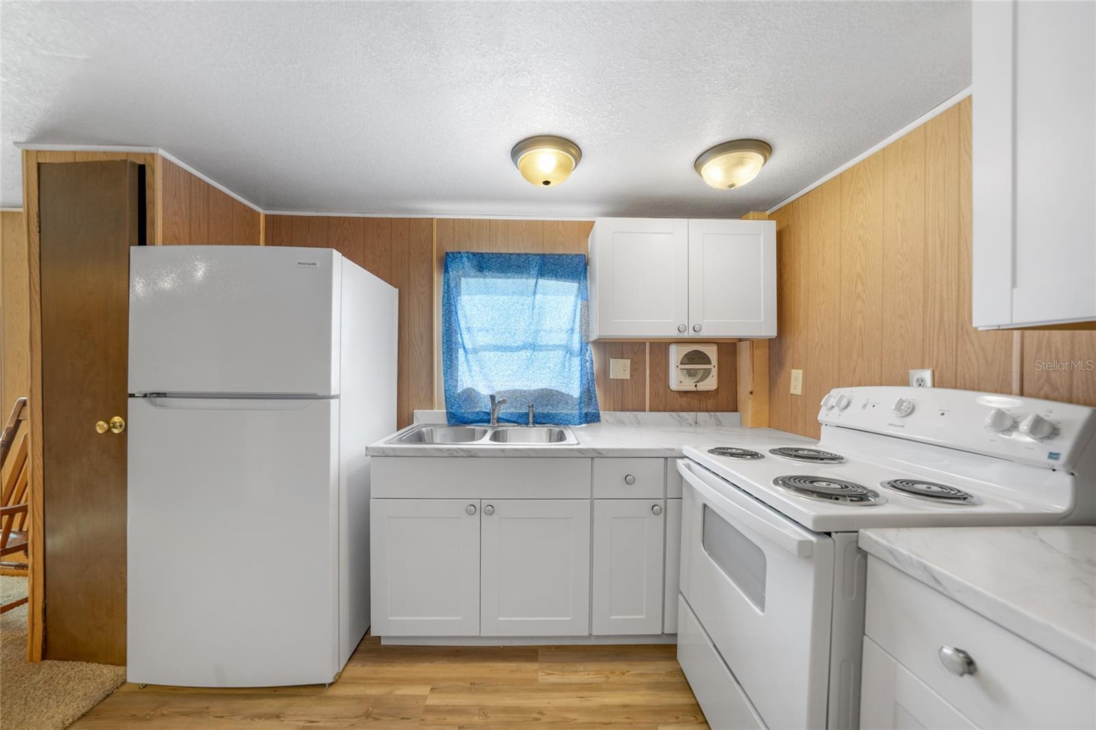 Image 7 of 31 For 11187 Crenshaw Avenue