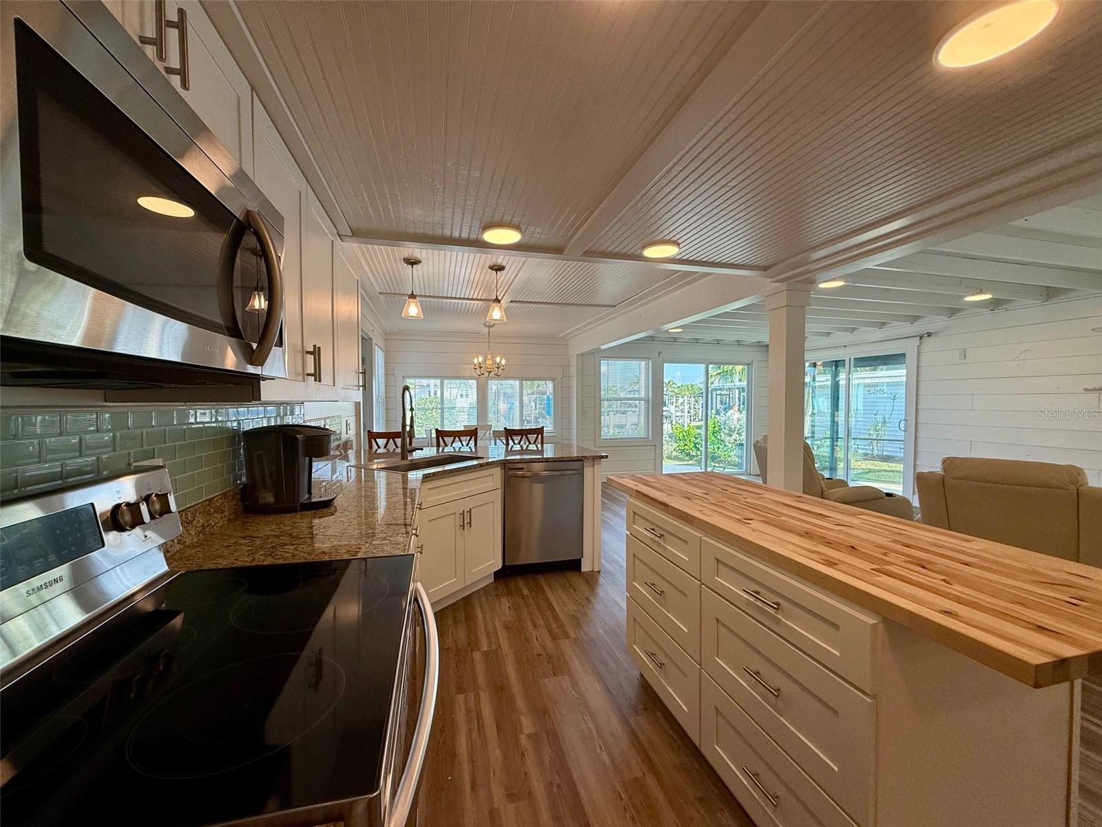 Image 12 of 59 For 740 Deauville Drive