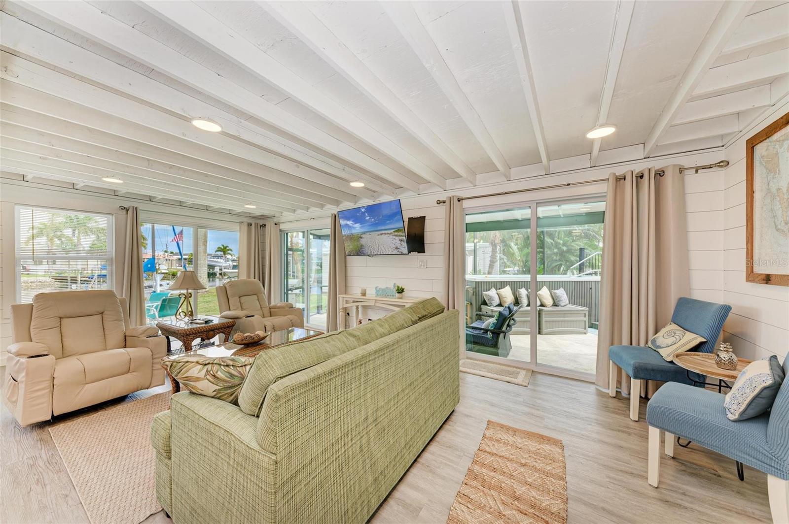 Image 28 of 59 For 740 Deauville Drive