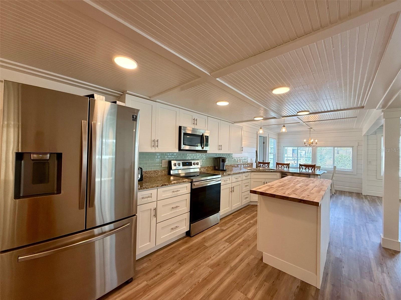 Image 9 of 59 For 740 Deauville Drive