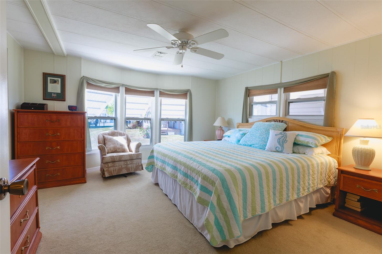 Image 10 of 61 For 2100 Kings Highway W 1059