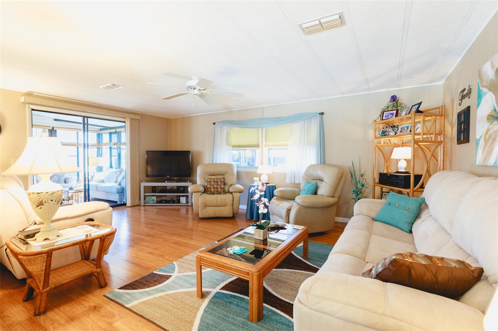 Image 5 of 61 For 2100 Kings Highway W 1059