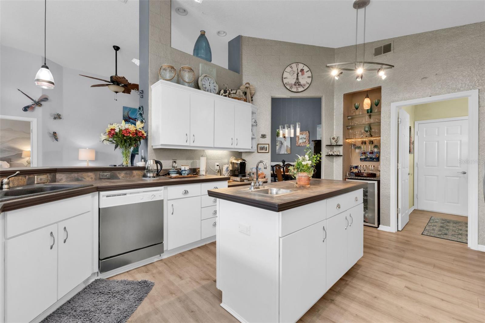 Image 12 of 43 For 1644 Palace Court