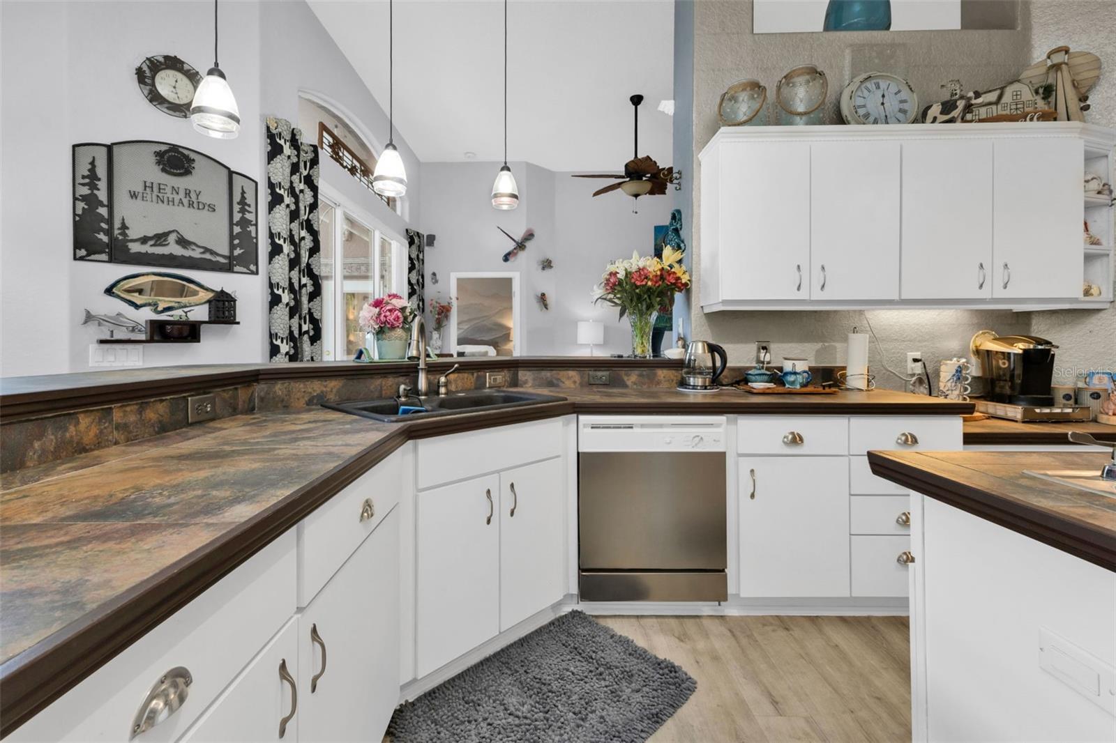 Image 13 of 43 For 1644 Palace Court