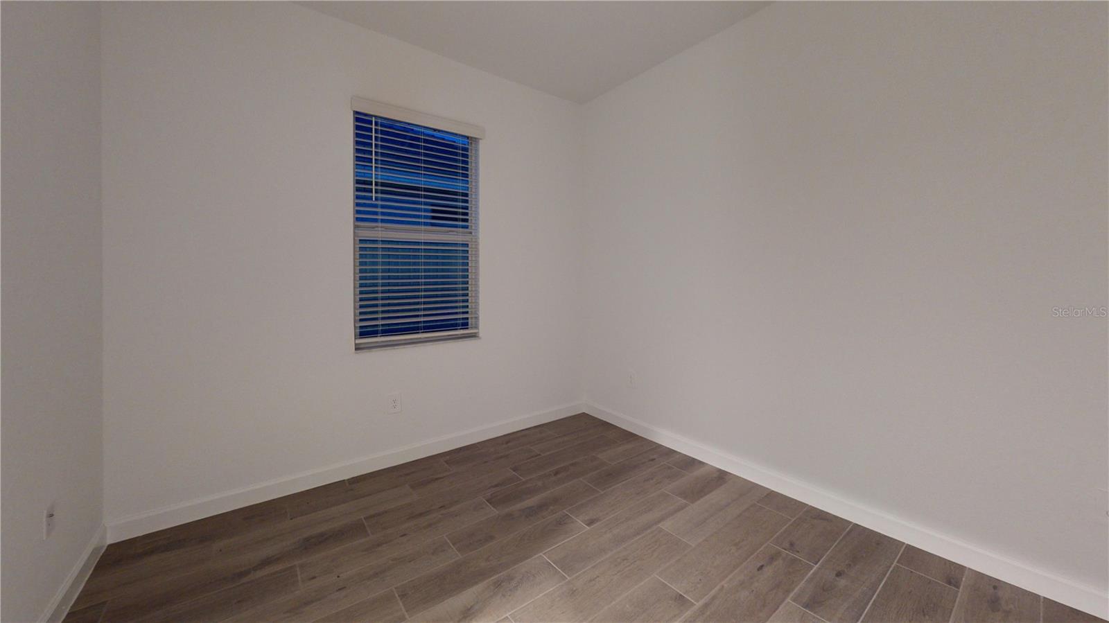 Image 10 of 31 For 8318 Waterscape Rd