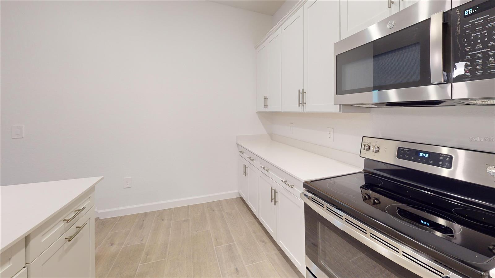 Image 17 of 31 For 8318 Waterscape Rd