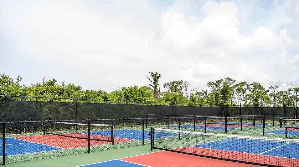 Image 25 of 31 For 8318 Waterscape Rd