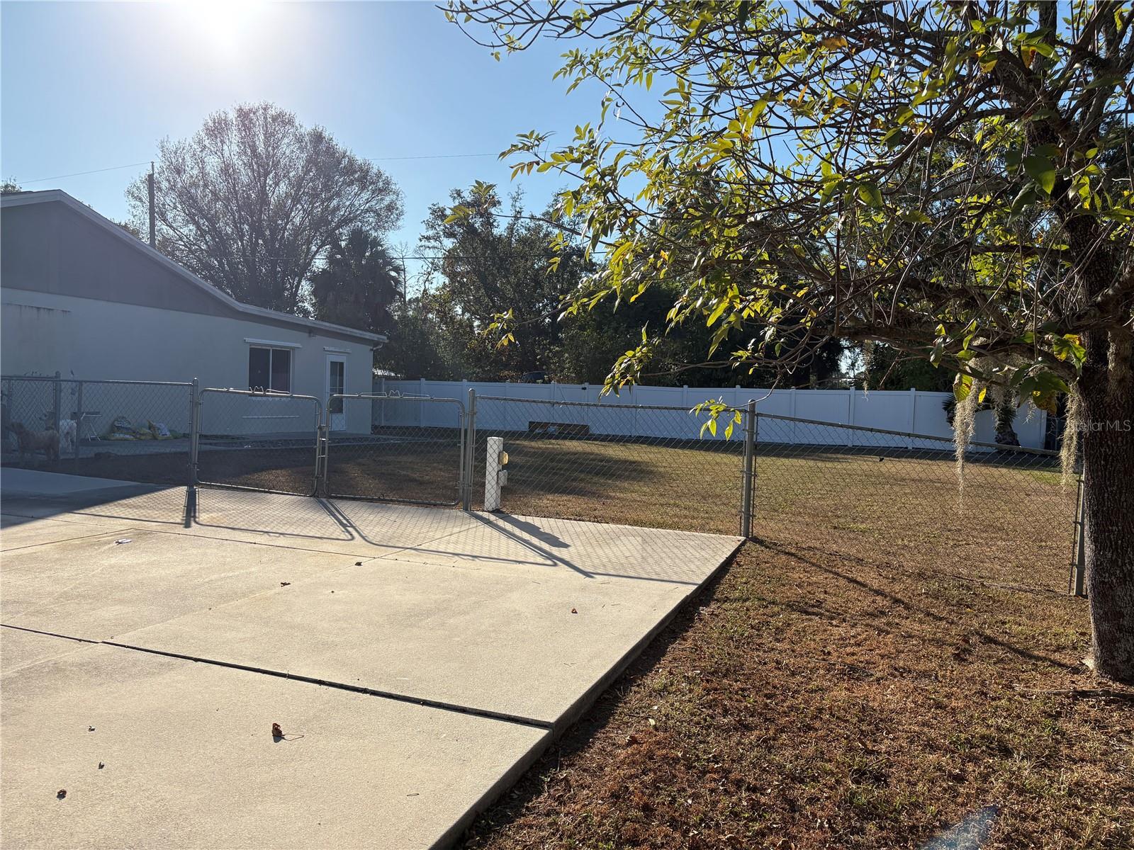 Image 5 of 35 For 2409 Dando Street