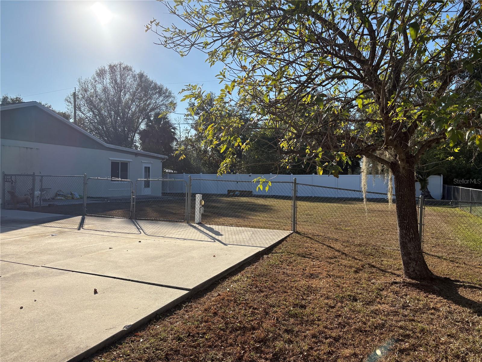 Image 6 of 35 For 2409 Dando Street