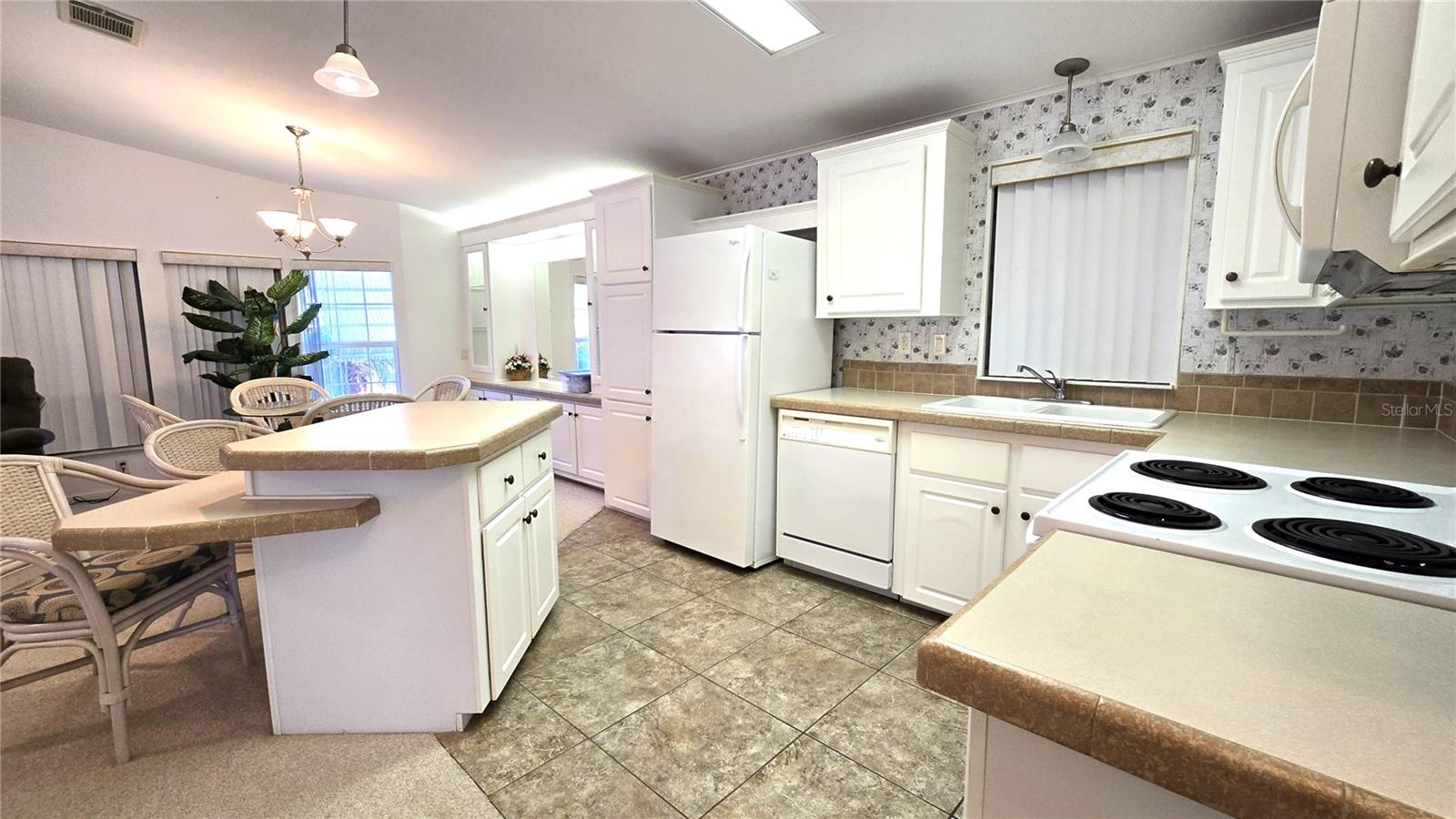 Image 14 of 65 For 10303 Burnt Store Road 93