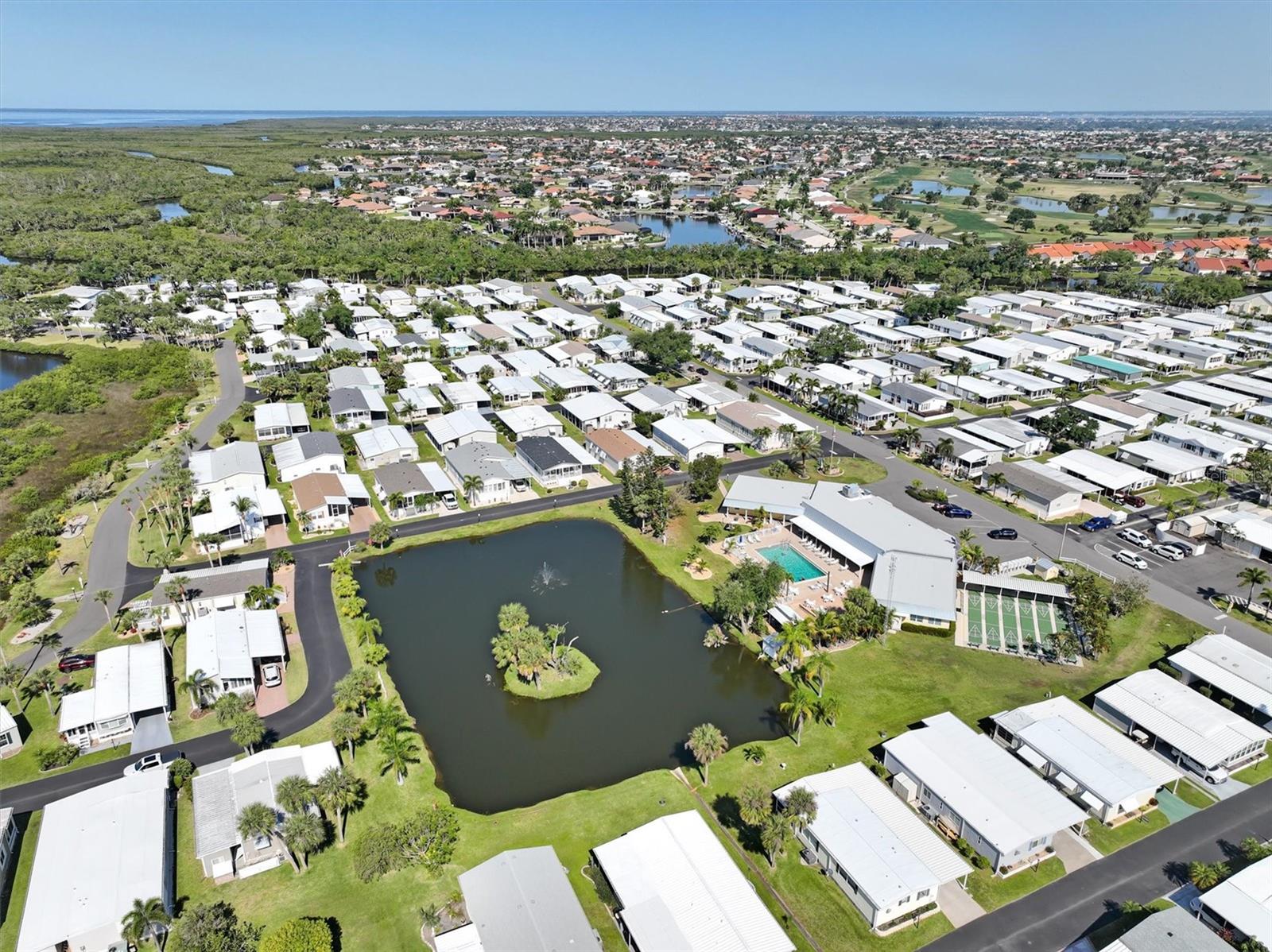 Image 40 of 65 For 10303 Burnt Store Road 93