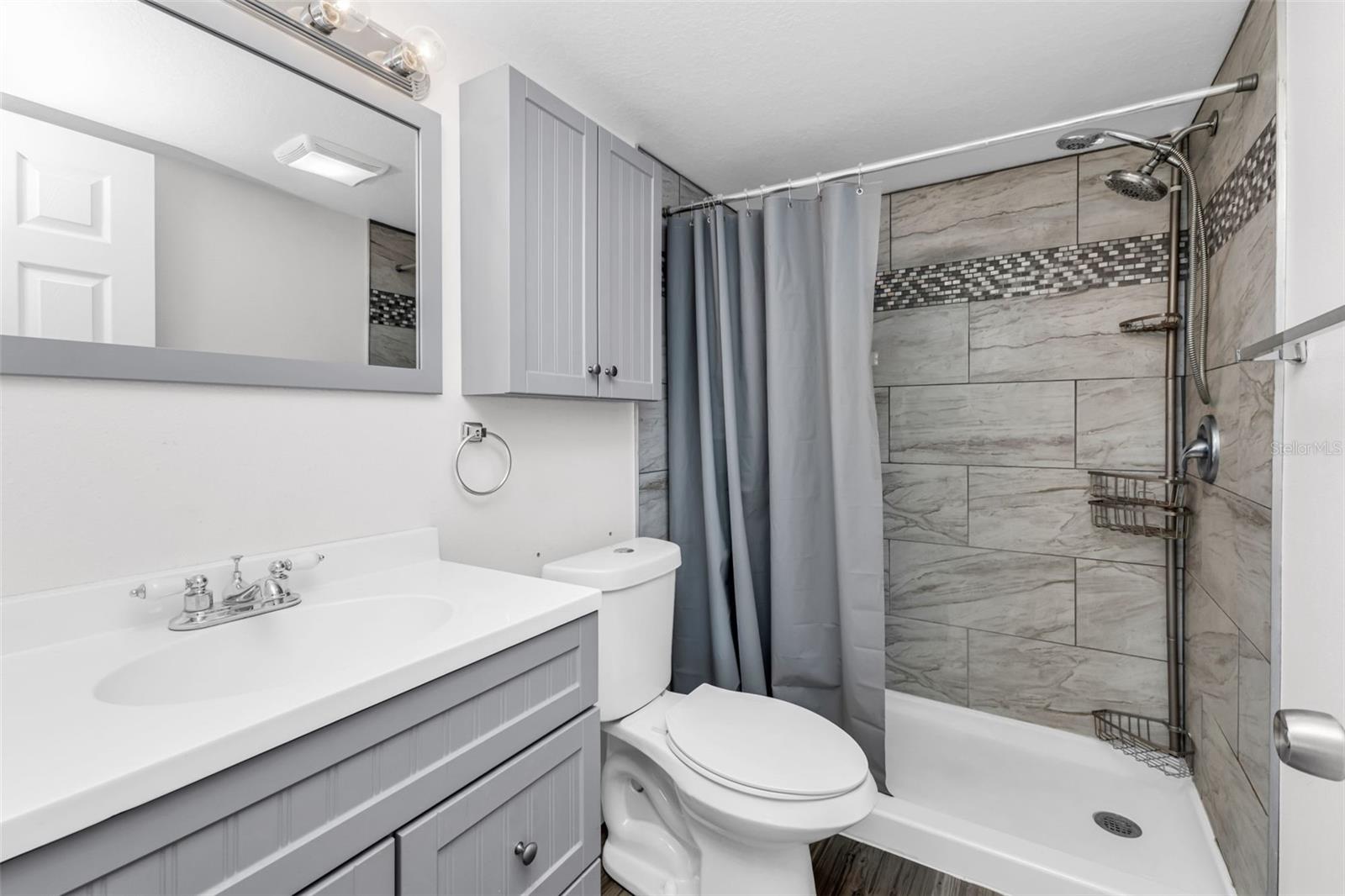 Image 18 of 51 For 21267 Gertrude Avenue 212