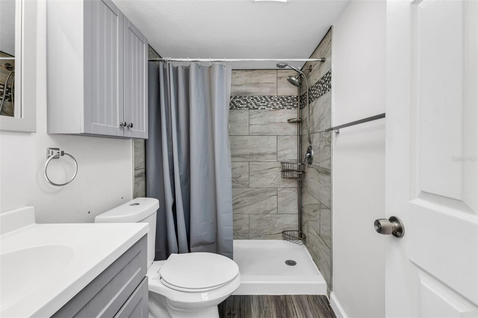 Image 19 of 51 For 21267 Gertrude Avenue 212