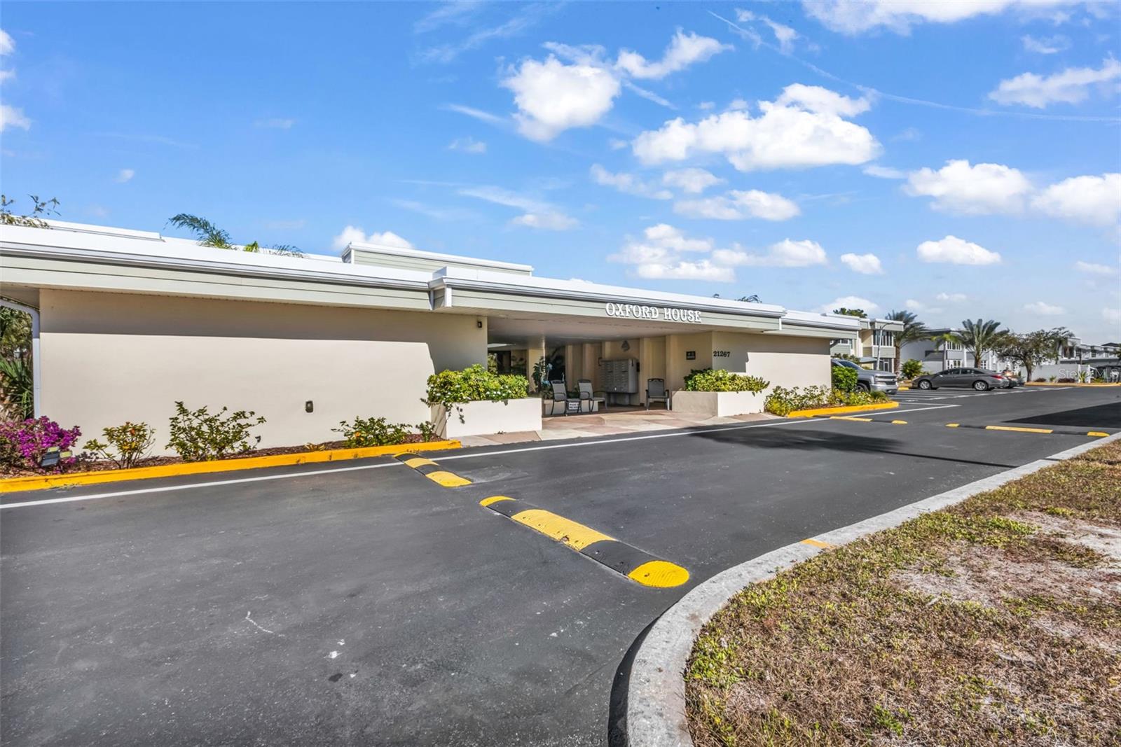 Image 3 of 51 For 21267 Gertrude Avenue 212