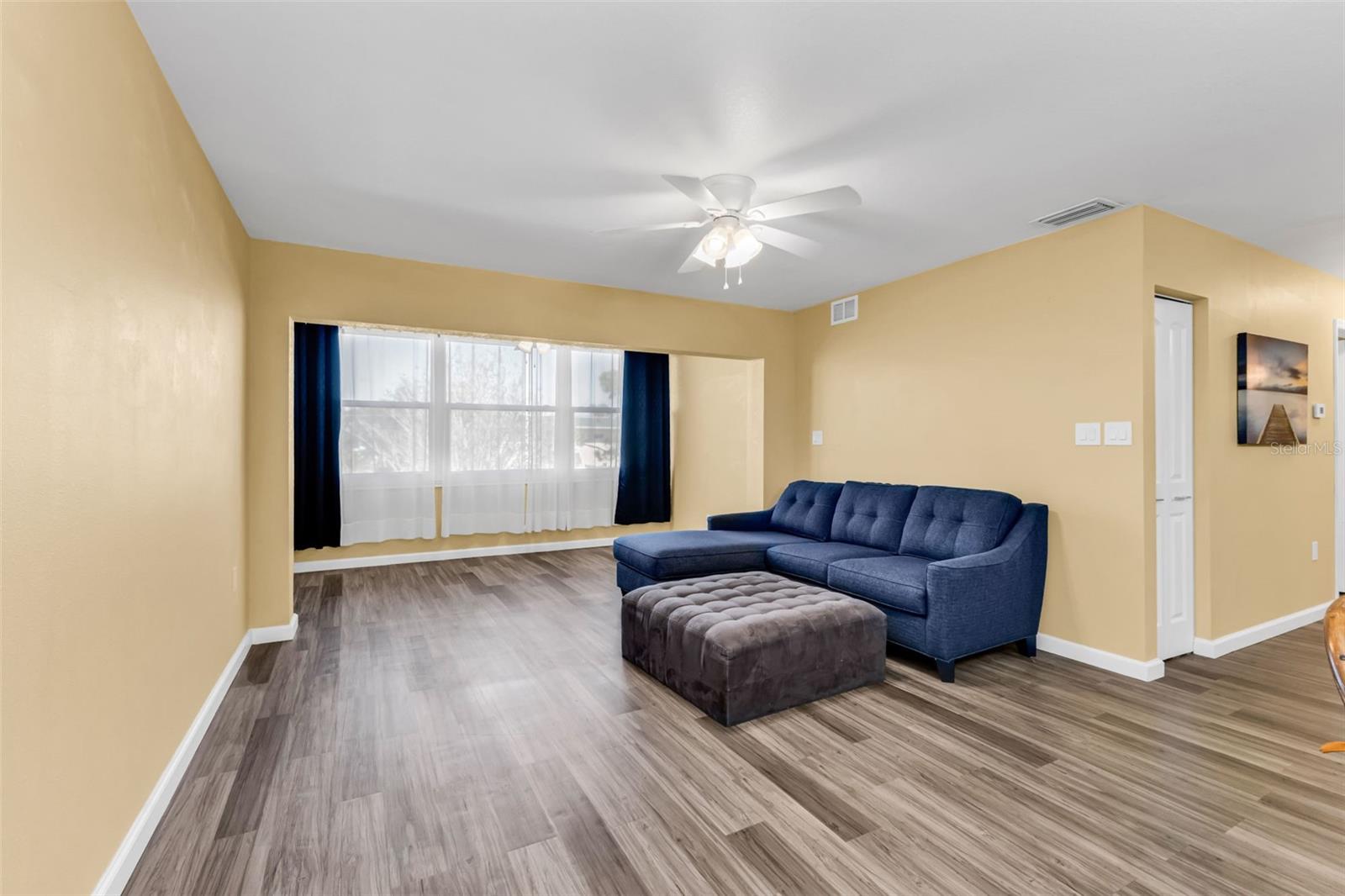 Image 6 of 51 For 21267 Gertrude Avenue 212