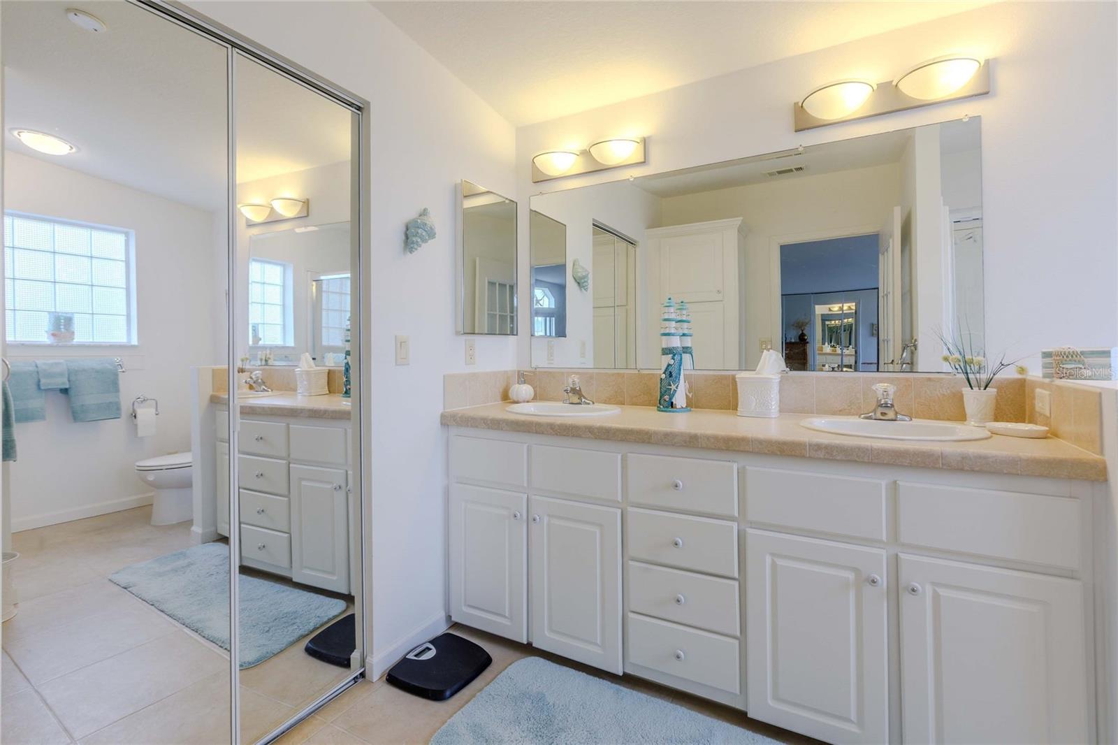 Image 17 of 57 For 2100 Kings Highway 200