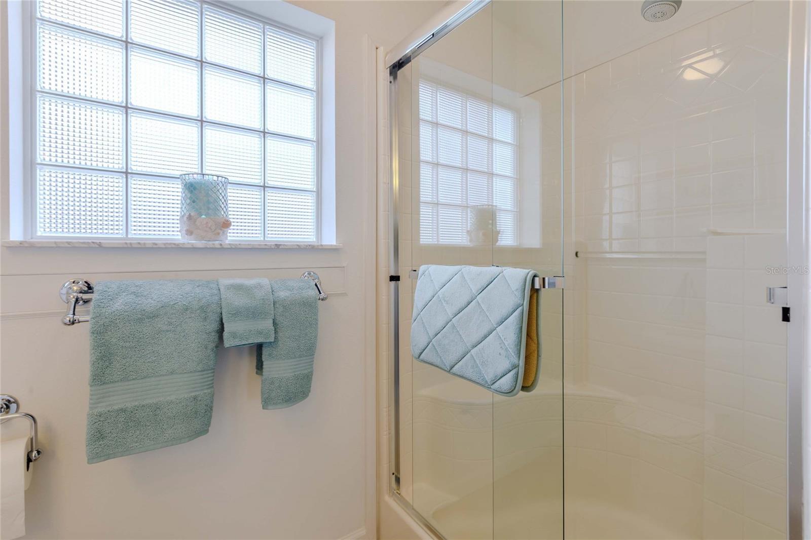 Image 19 of 57 For 2100 Kings Highway 200