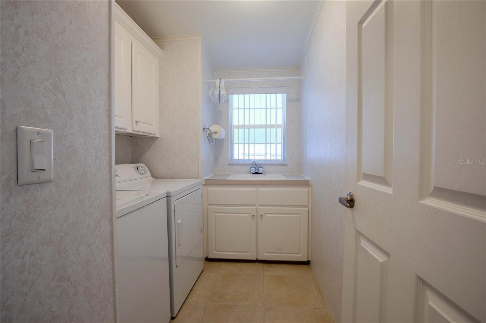 Image 38 of 57 For 2100 Kings Highway 200