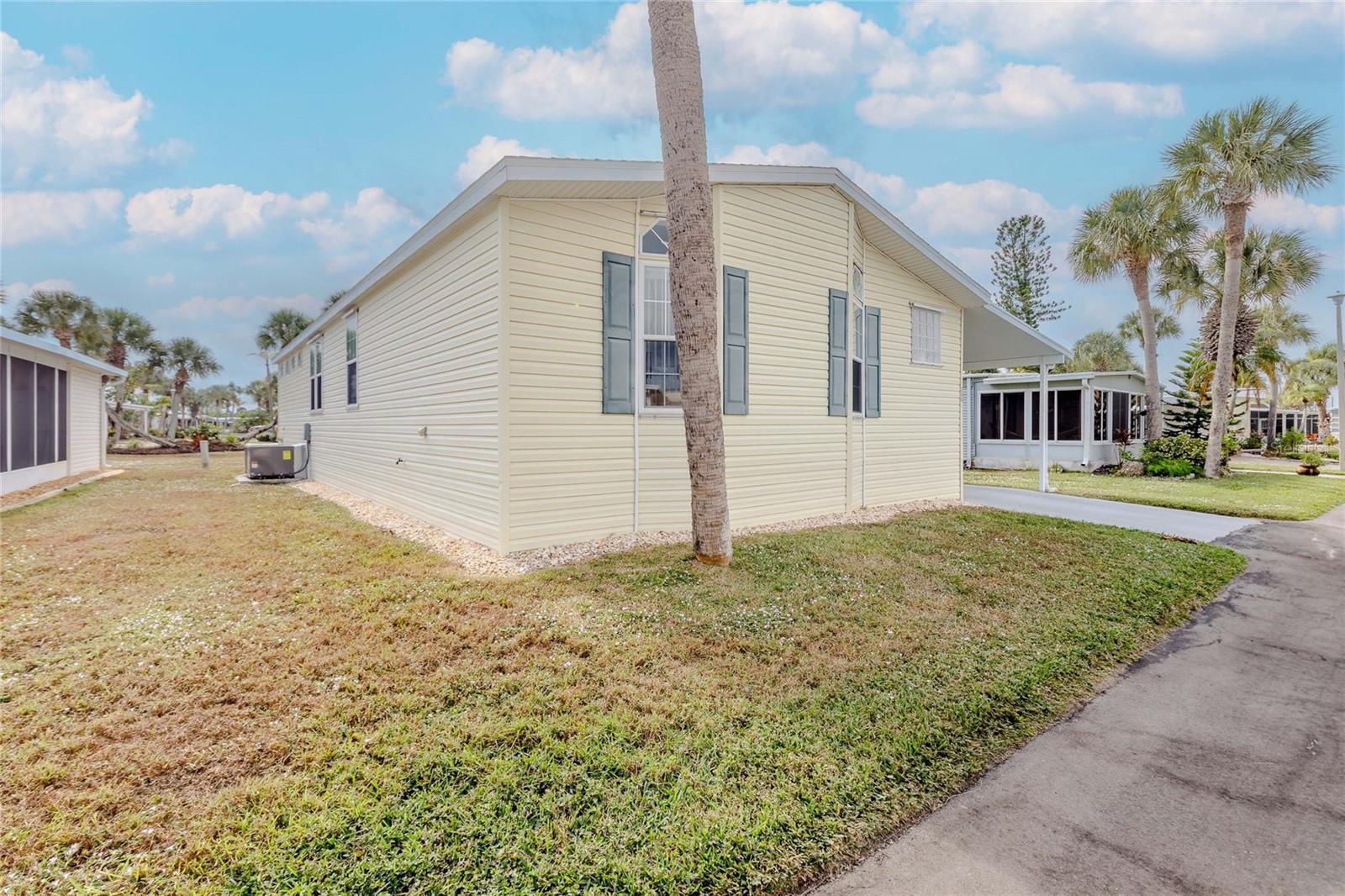 Image 41 of 57 For 2100 Kings Highway 200