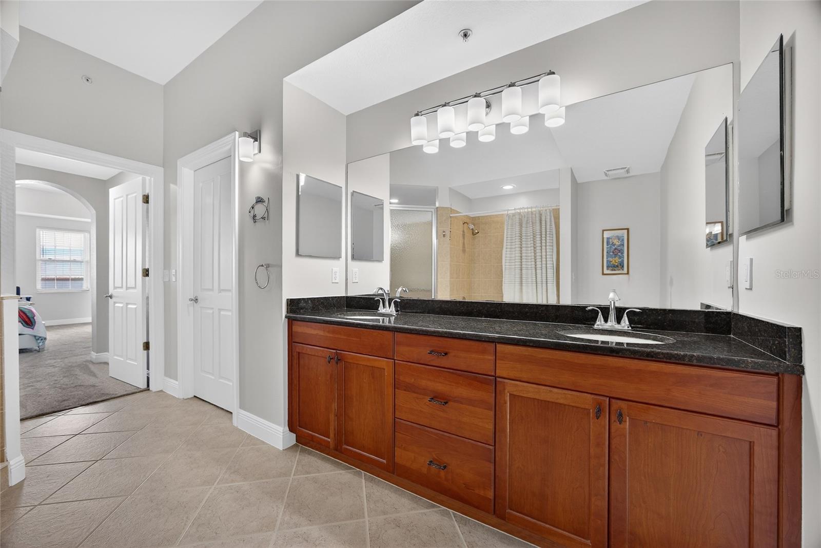 Image 16 of 35 For 5116 Melbourne Street B303