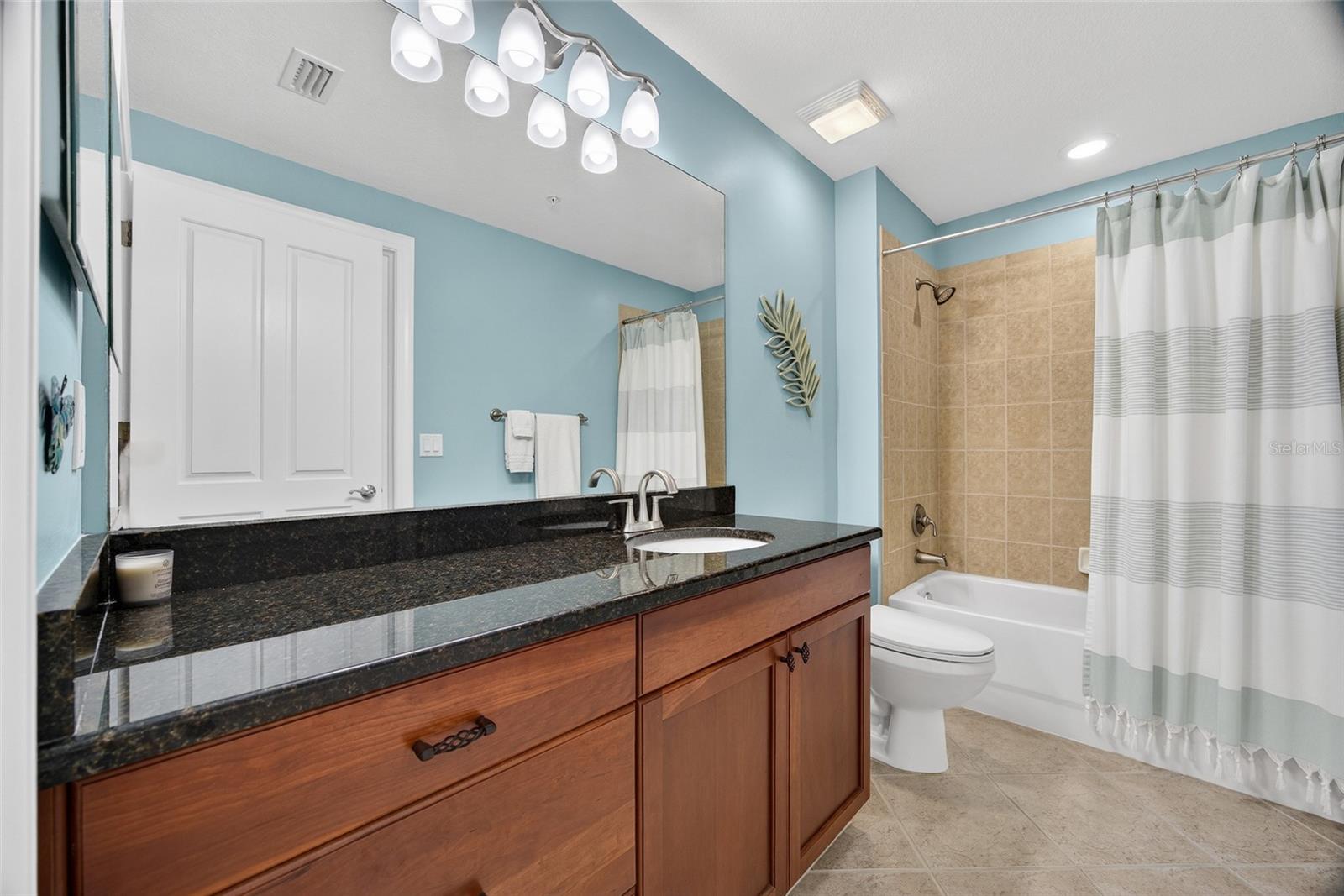 Image 18 of 35 For 5116 Melbourne Street B303