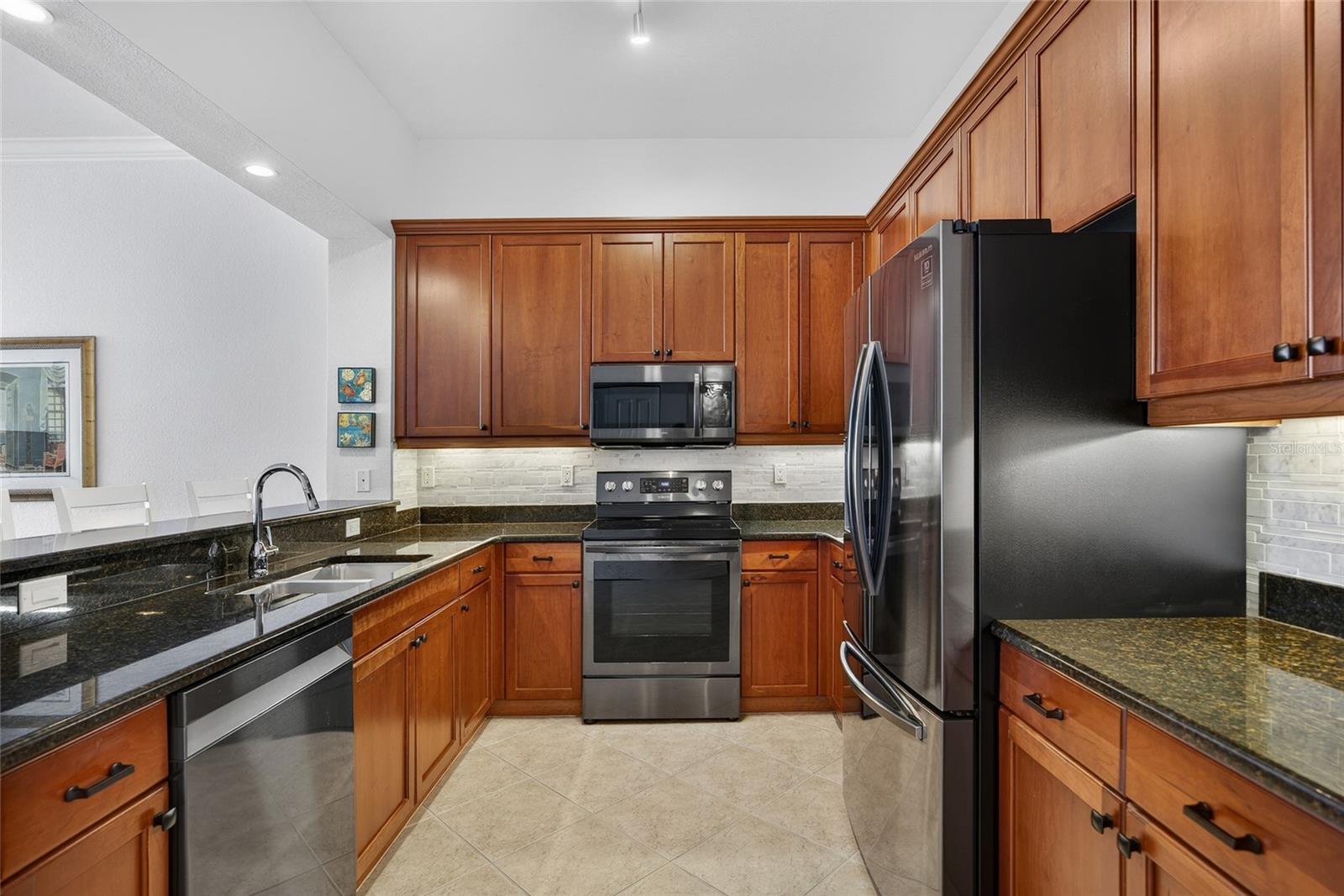 Image 4 of 35 For 5116 Melbourne Street B303