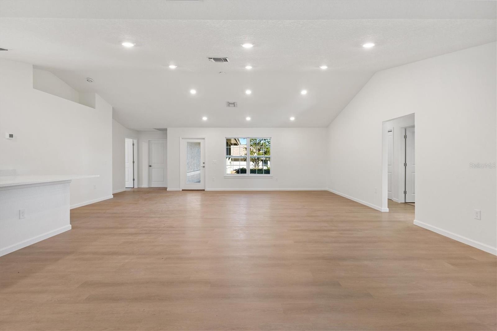 Image 10 of 39 For 11041 174th Loop