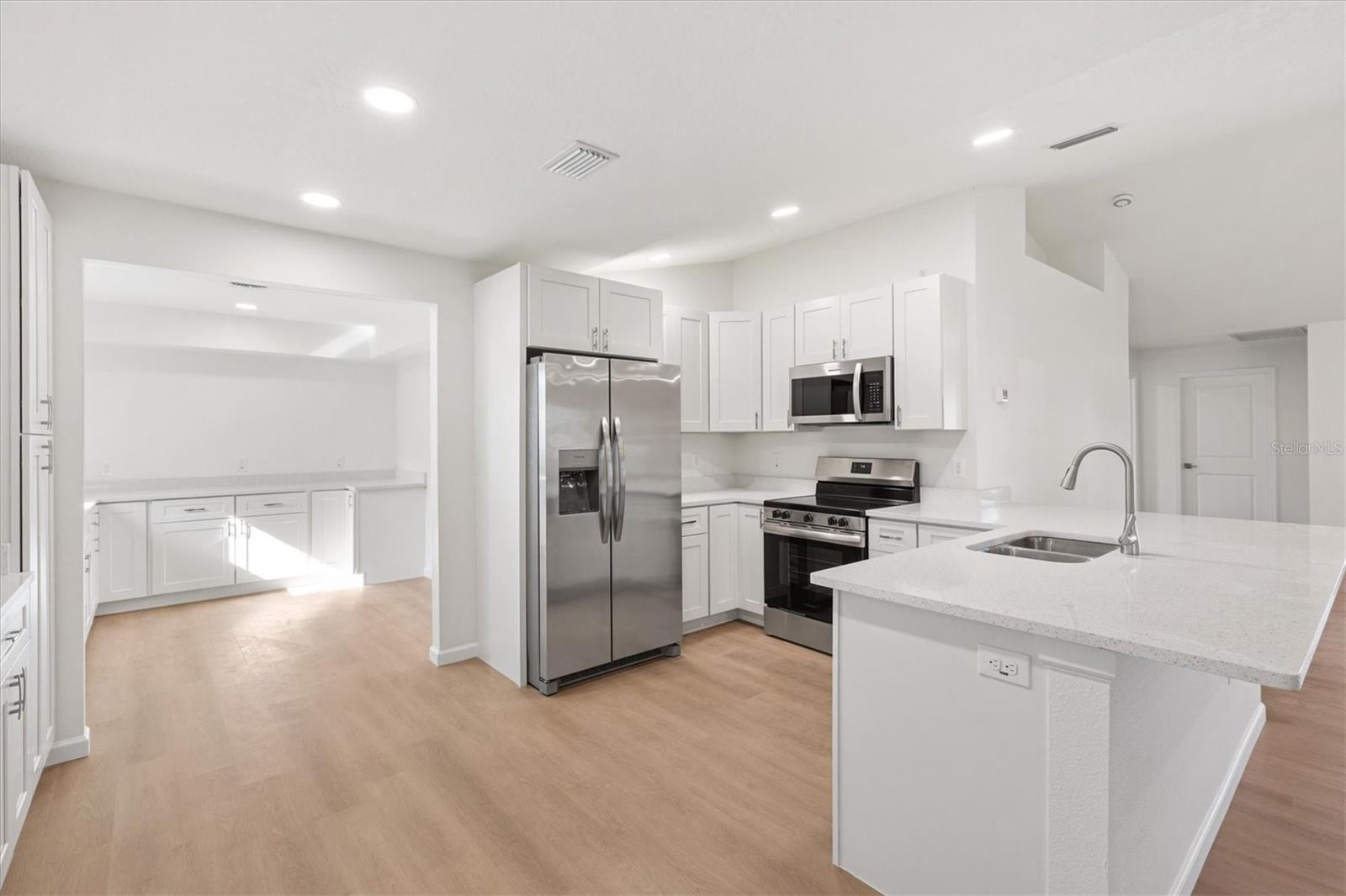 Image 15 of 39 For 11041 174th Loop