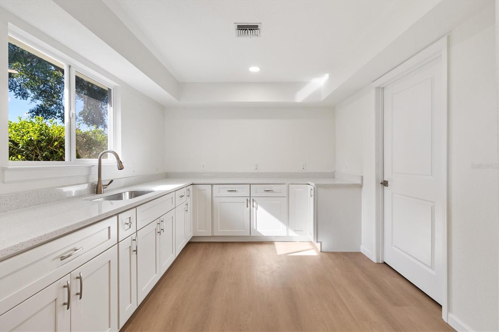 Image 17 of 39 For 11041 174th Loop