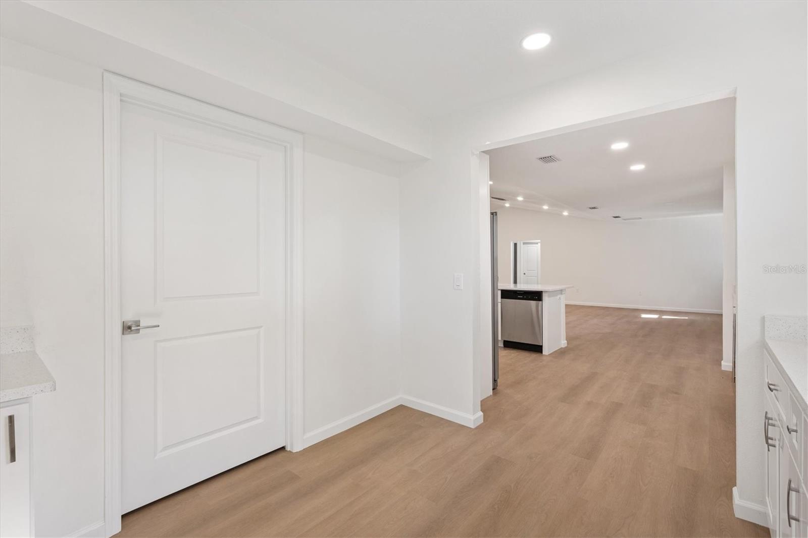 Image 20 of 39 For 11041 174th Loop