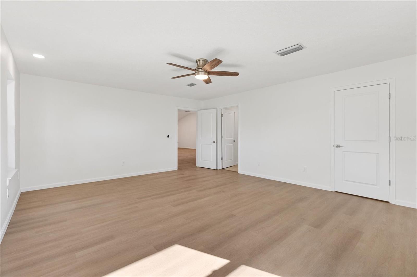 Image 23 of 39 For 11041 174th Loop