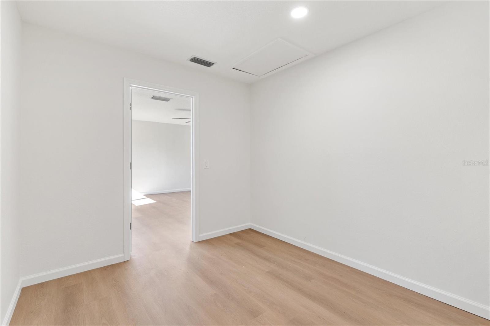 Image 27 of 39 For 11041 174th Loop