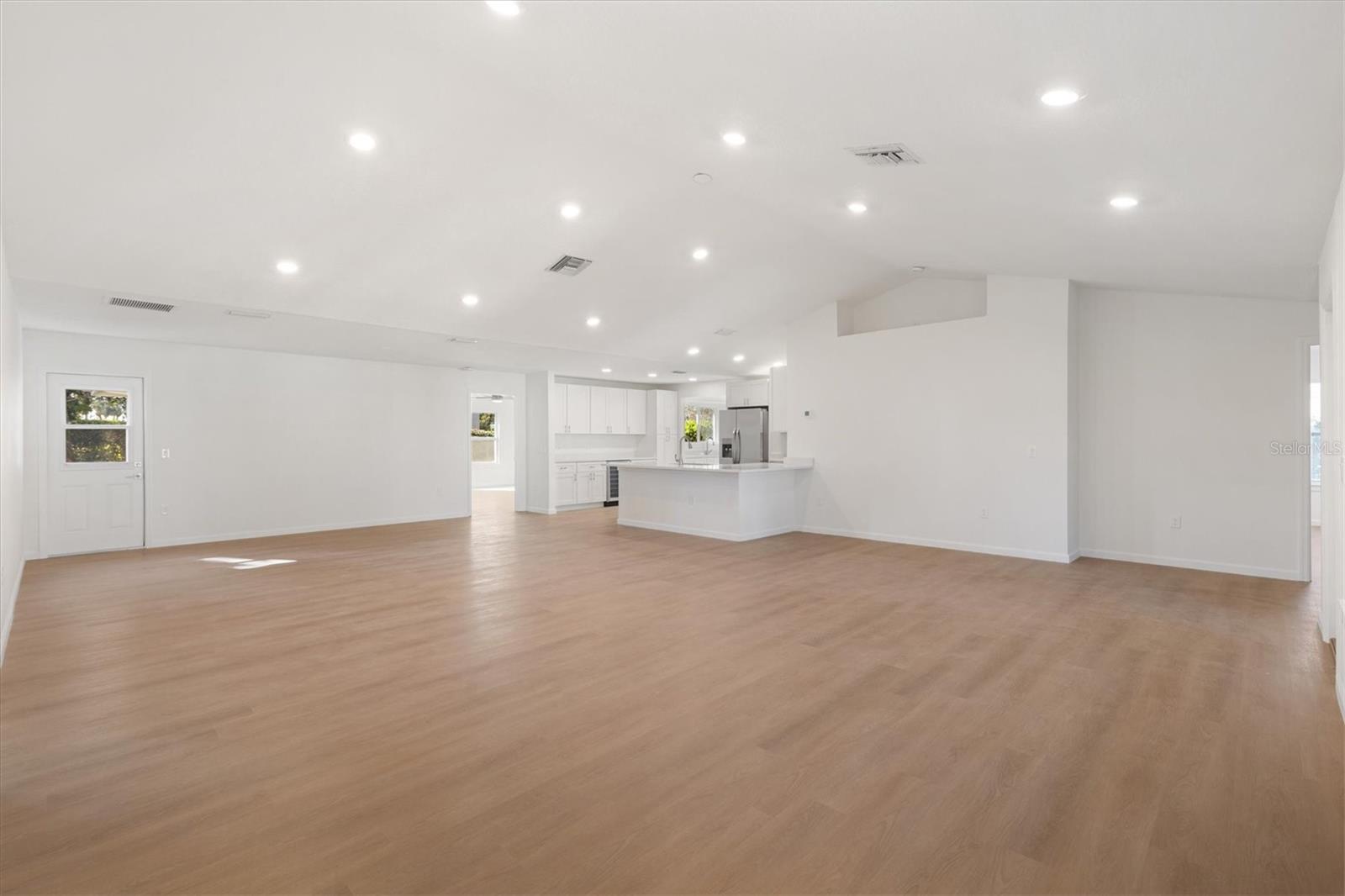 Image 6 of 39 For 11041 174th Loop