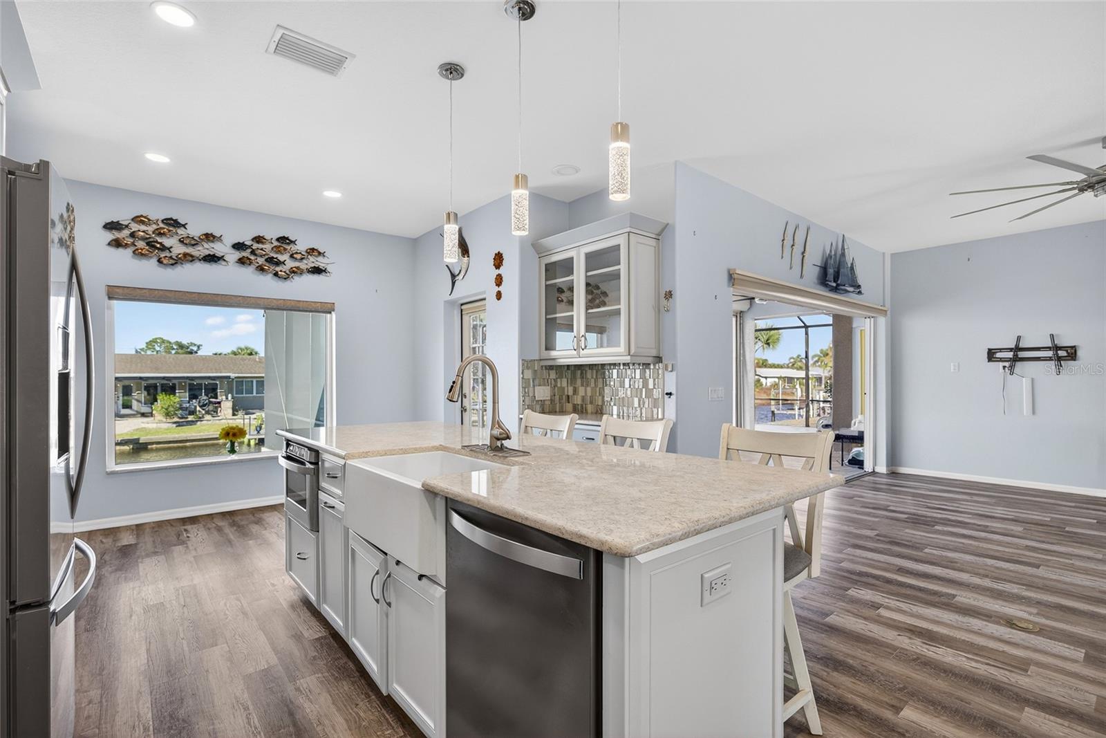 Image 11 of 37 For 2911 Riverside Drive