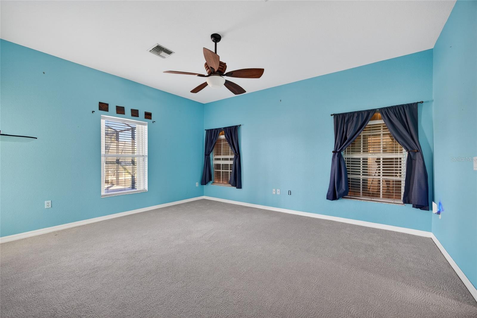 Image 15 of 37 For 2911 Riverside Drive