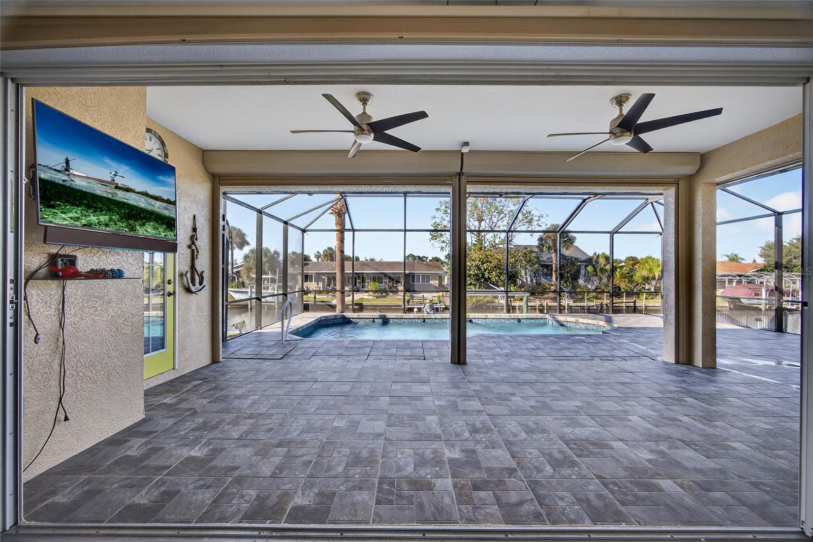 Image 24 of 37 For 2911 Riverside Drive