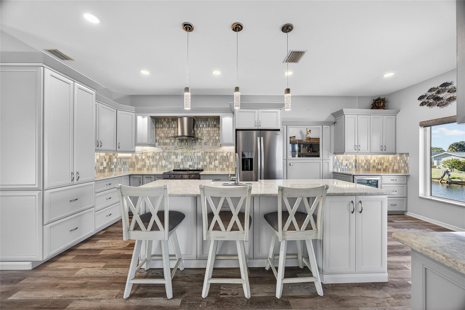 Image 9 of 37 For 2911 Riverside Drive