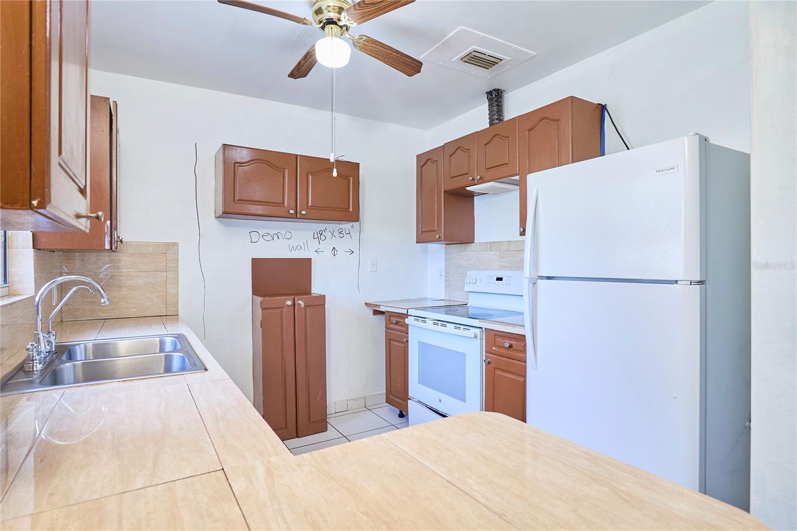 Image 10 of 30 For 214 Elm Street