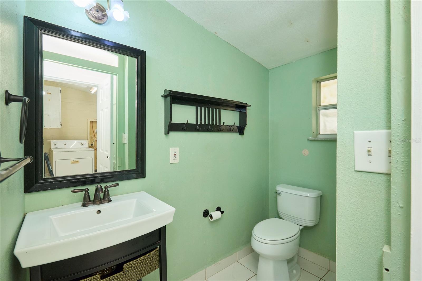 Image 16 of 30 For 214 Elm Street