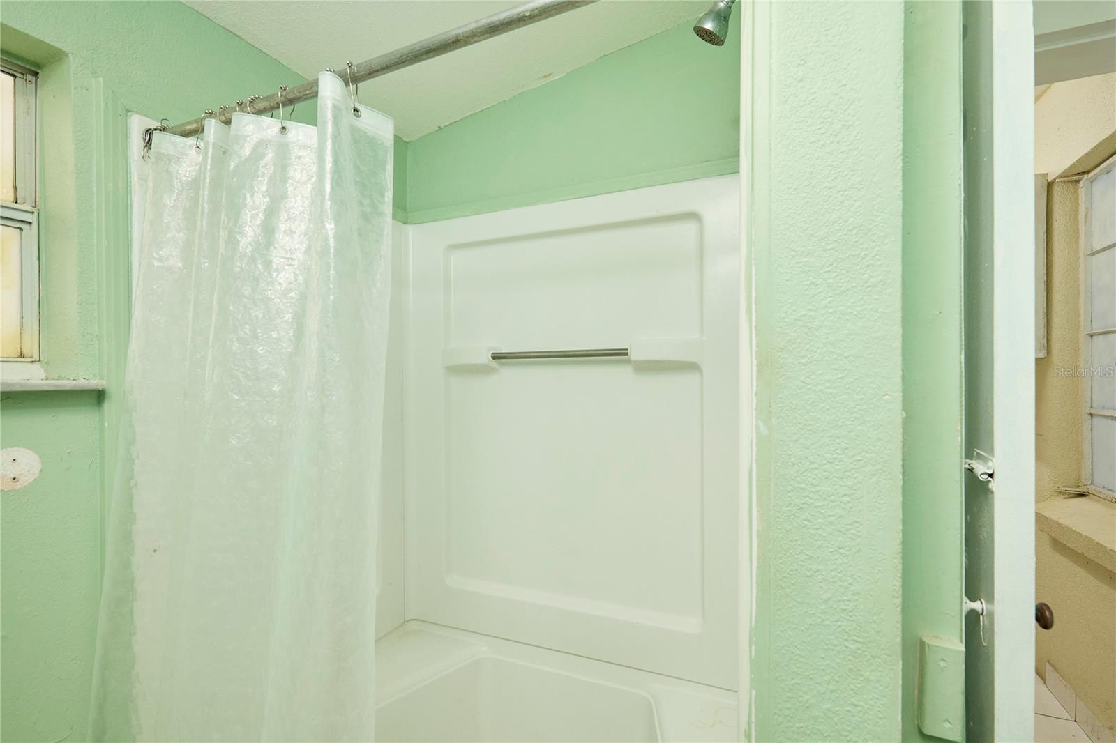 Image 17 of 30 For 214 Elm Street