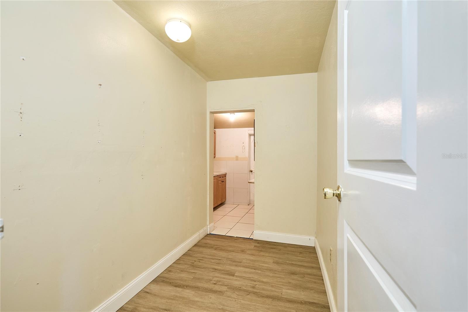 Image 20 of 30 For 214 Elm Street