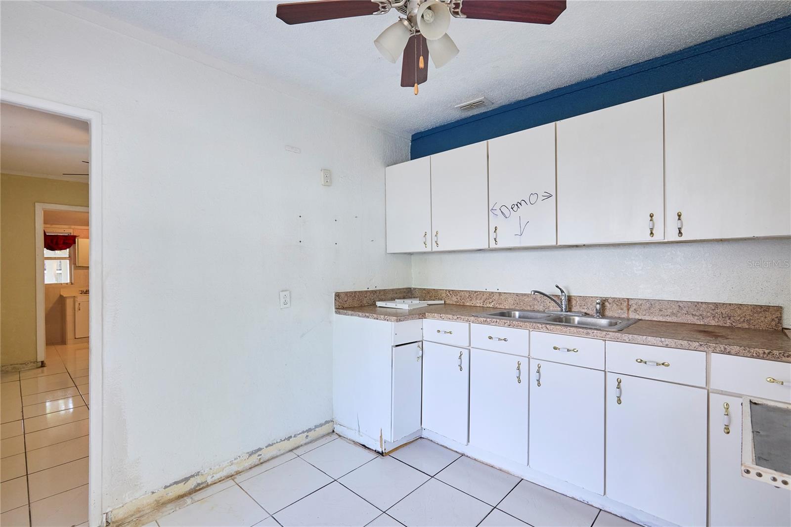 Image 22 of 30 For 214 Elm Street