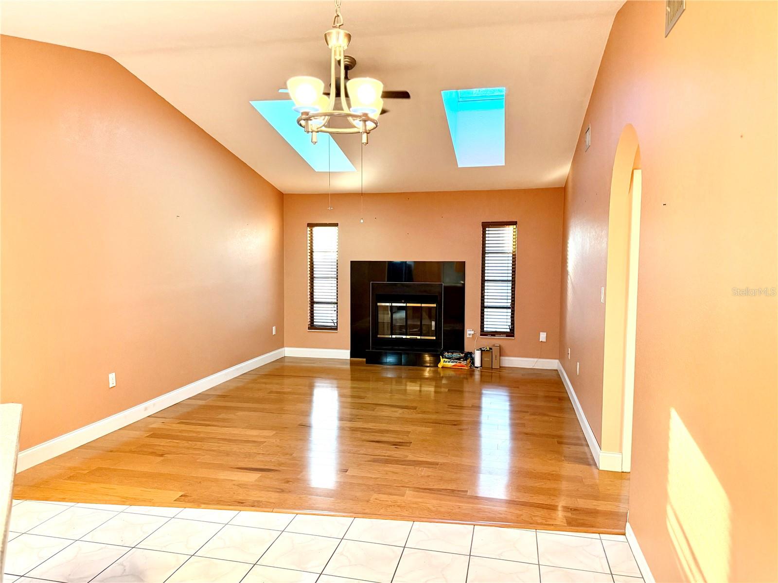 Image 14 of 29 For 21466 Sheldon Avenue