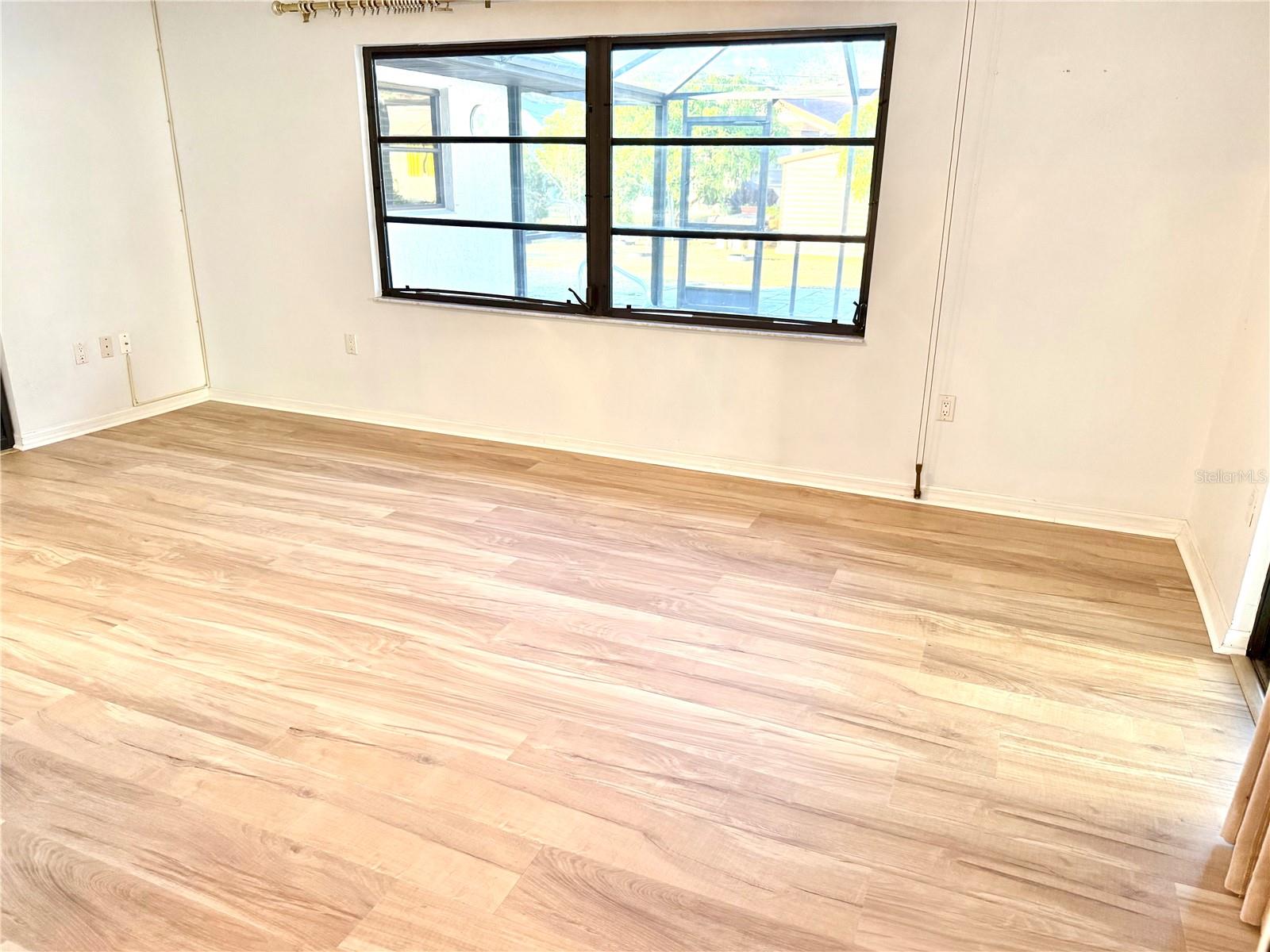 Image 17 of 29 For 21466 Sheldon Avenue