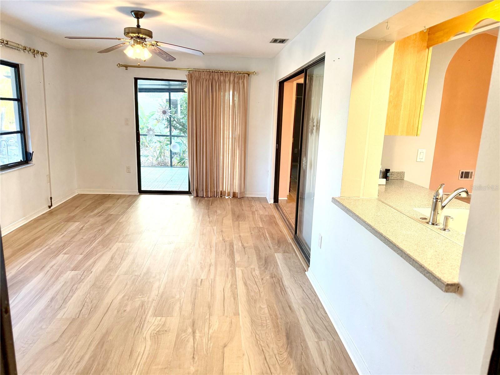 Image 18 of 29 For 21466 Sheldon Avenue