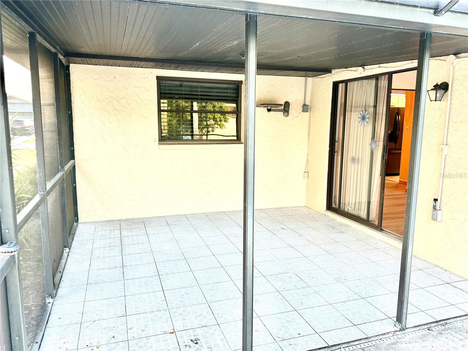 Image 20 of 29 For 21466 Sheldon Avenue