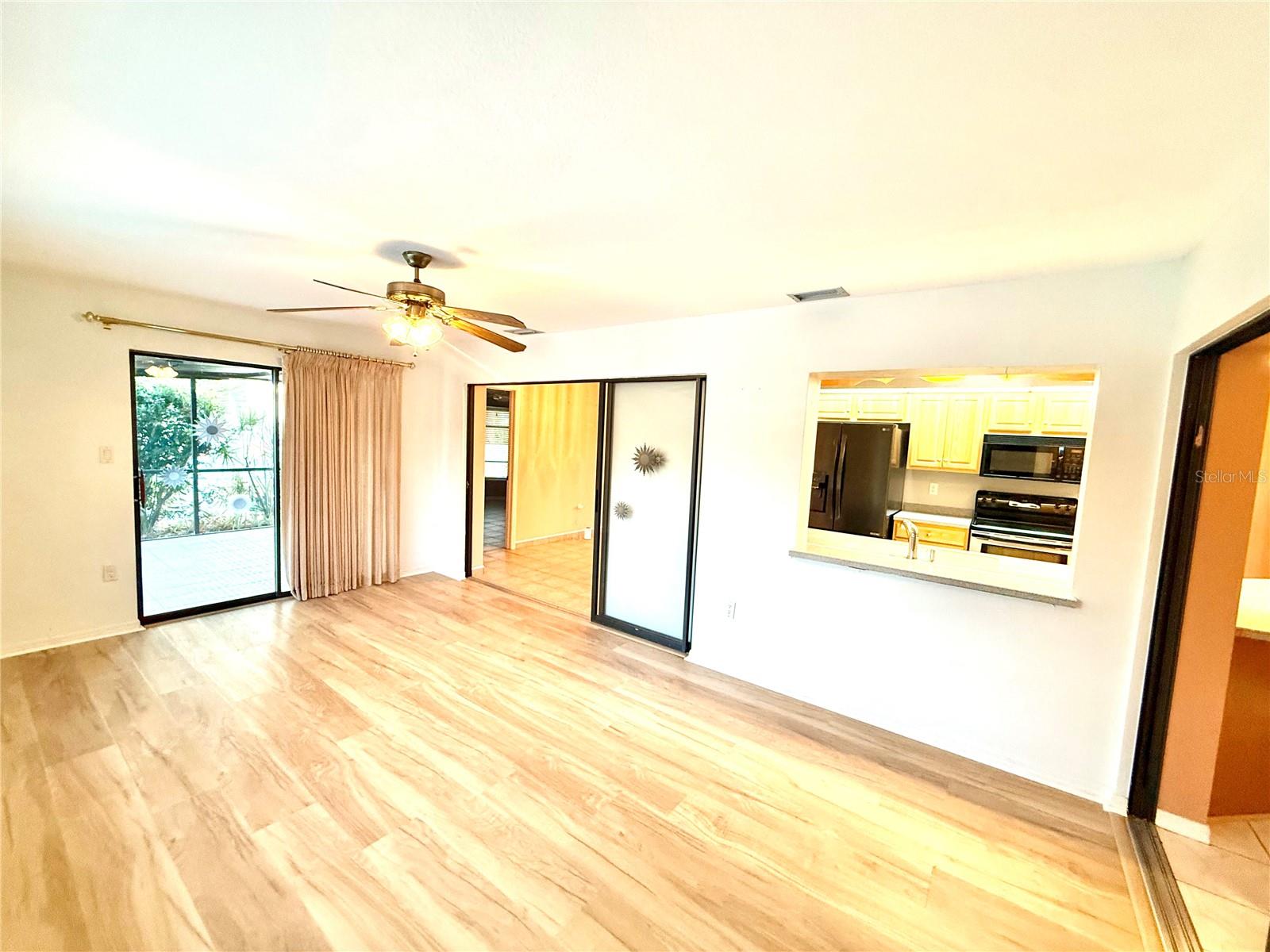 Image 24 of 29 For 21466 Sheldon Avenue