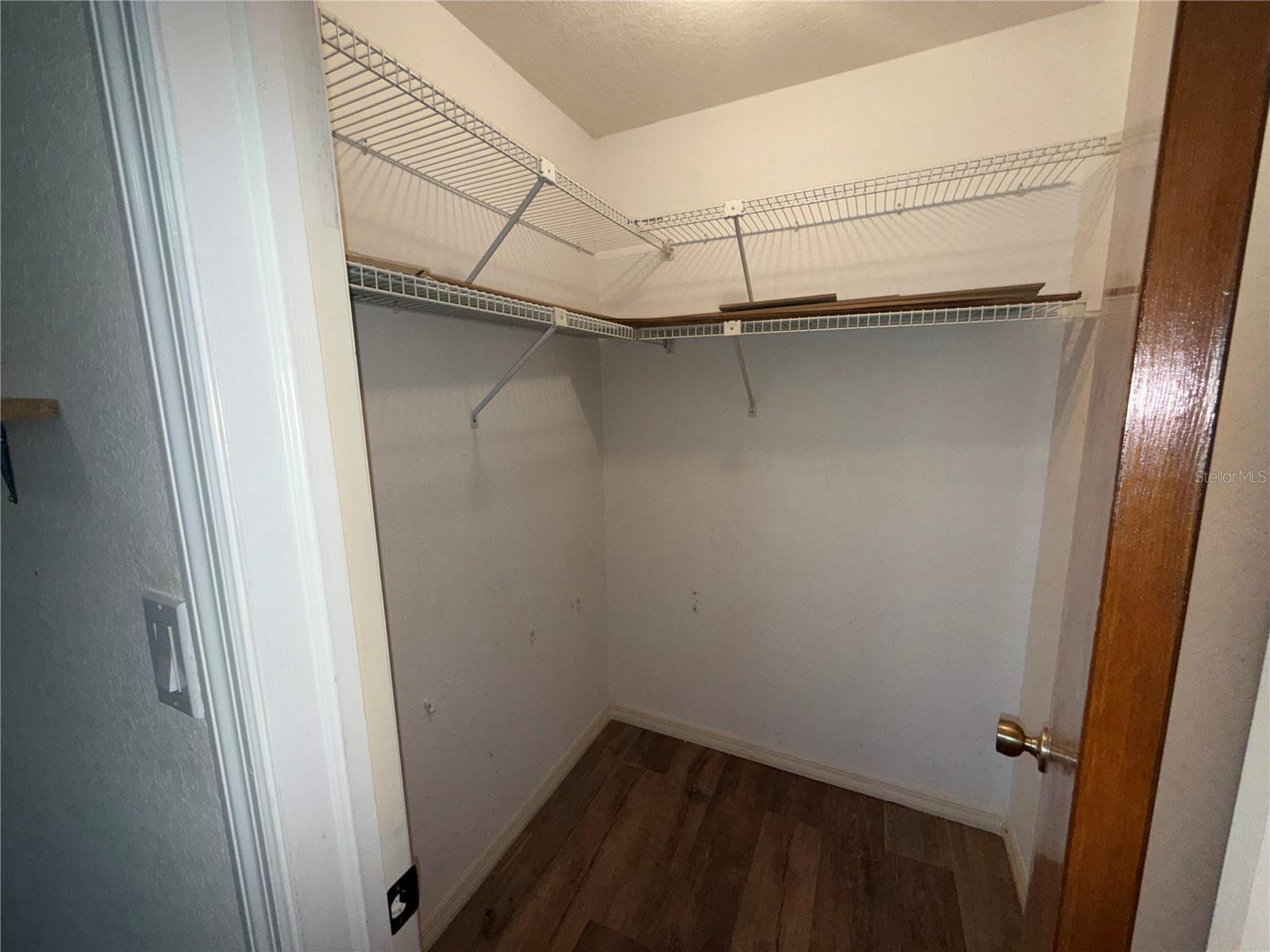 Image 25 of 29 For 21466 Sheldon Avenue