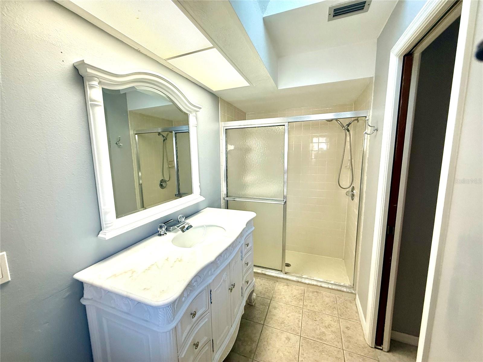 Image 4 of 29 For 21466 Sheldon Avenue